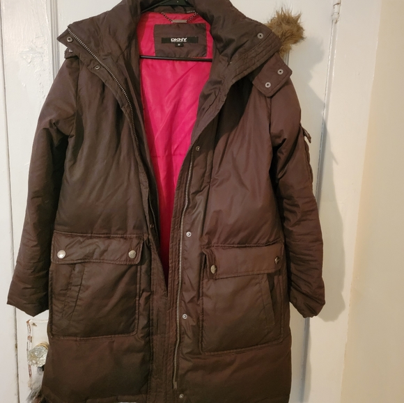 Like new DKNY puffer coat with removable hood - Picture 2 of 9